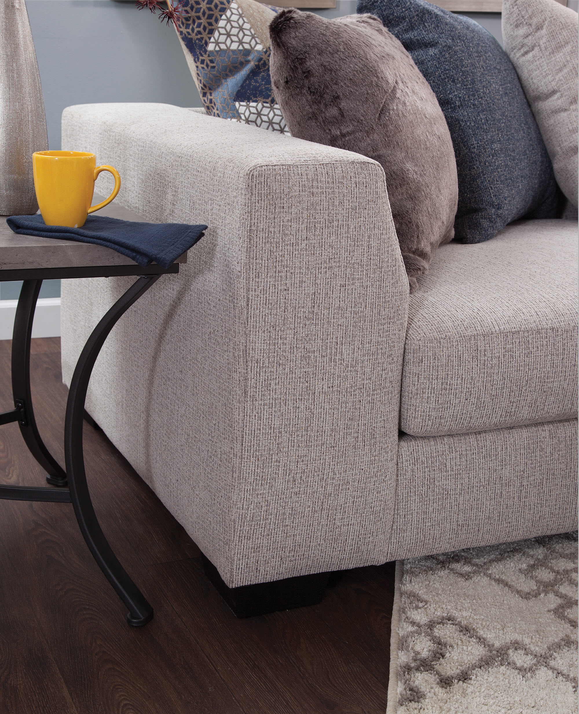 American Furniture L Shaped Sectional Sofa with 9 Loose Back Pillows and 2 Accent Pillows