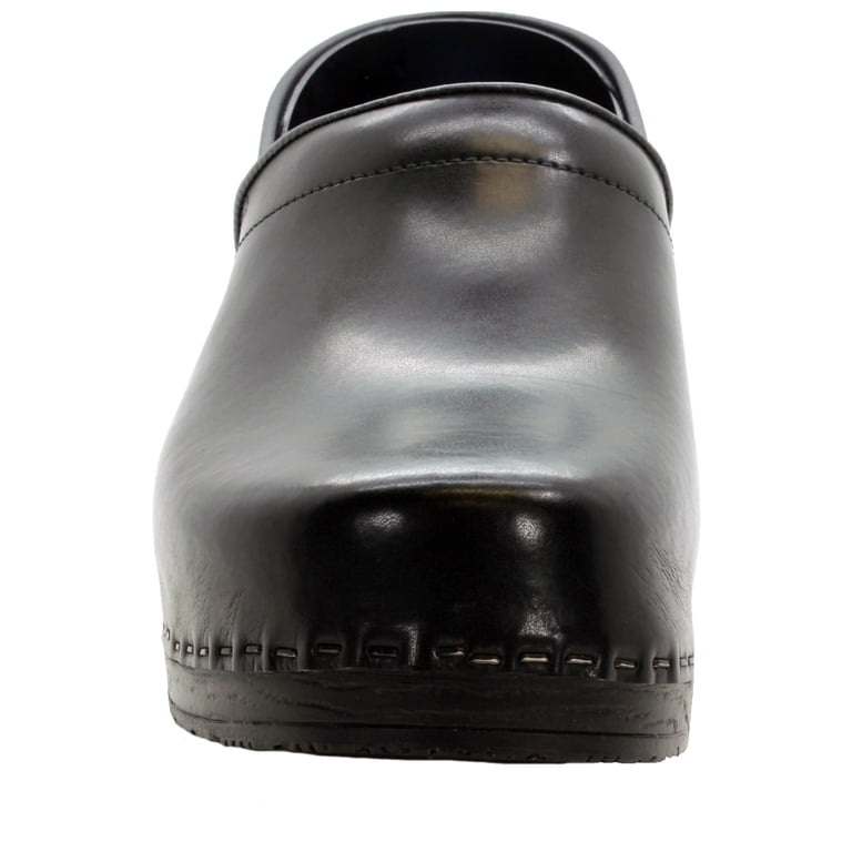 chinese dress ladies Soft Leather Casual Comfortable Clogs for Men — Obiono main image 1