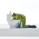 thumbnail image 5 of Rana Divertida Rana Delante Del Inodoro Rana Vomitando Estatua Decoración De Escritorio 1 Unidad, 5 of 8