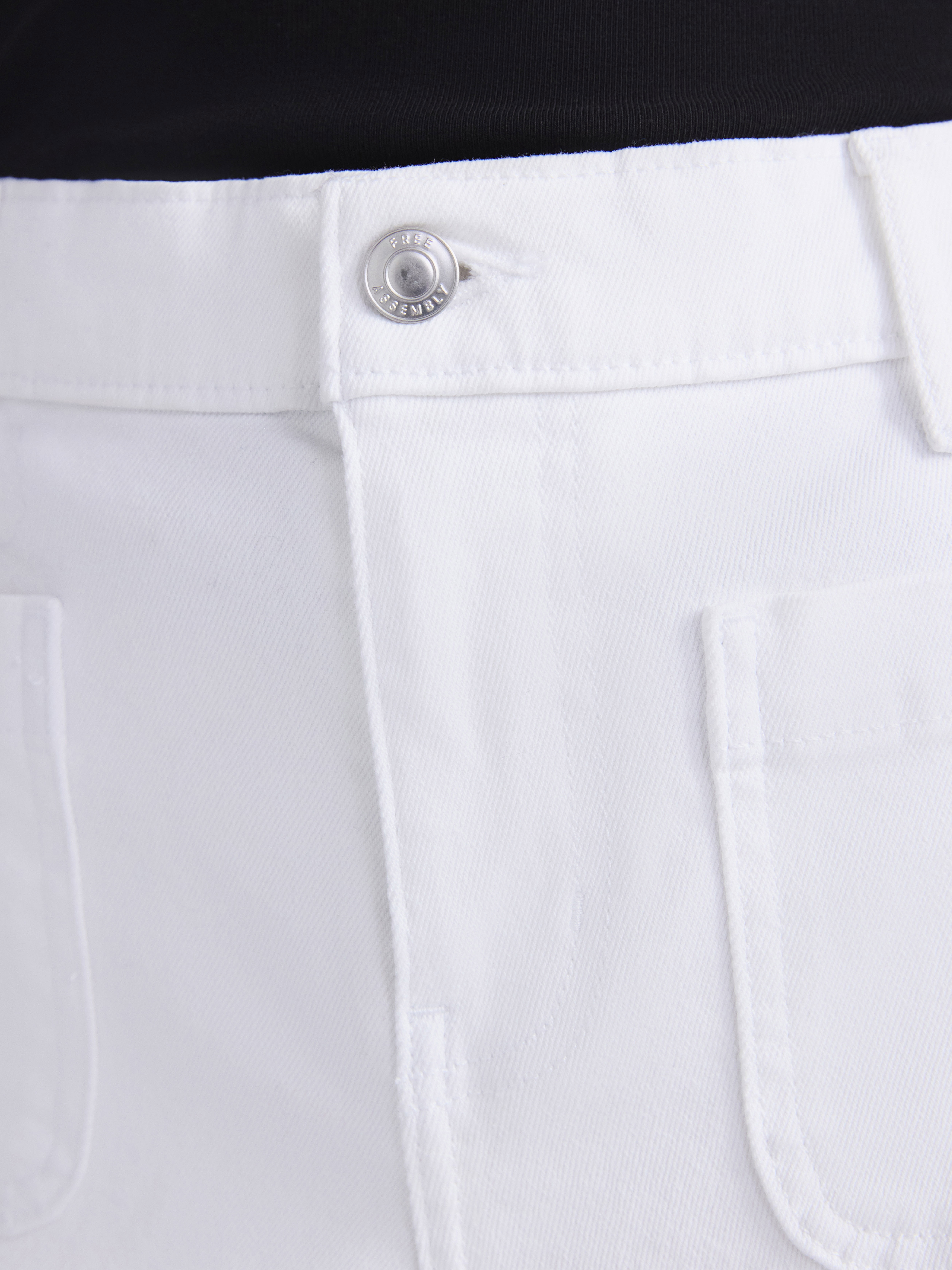 Free Assembly Women's and Women's Plus Patch Pocket Denim Shorts, 4" Inseam, Sizes 0-28W