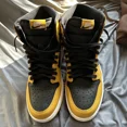 thumbnail image 4 of Size 10.5 - Jo r-dan 1 Retro OG High Pollen - Great Condition, 4 of 6