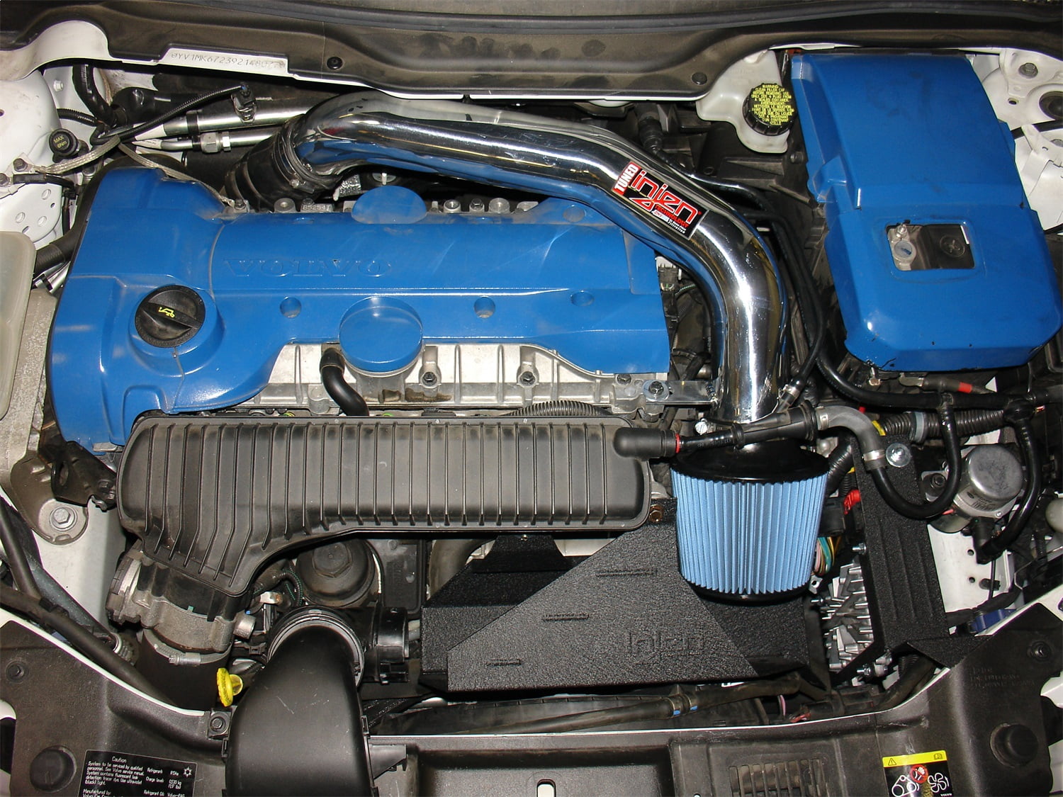 Injen 07-10 Volvo C30 T5 / 04-06 C40 T5 L5 2.5L Turbo Polished Cold Air Intake Fits select: 2004-2006 VOLVO S40