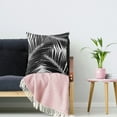 thumbnail image 4 of Housse de Coussin Carrée Décorative Moderne pour Sofa, Lit et Voiture 18 X 18 Pouces, 4 of 5