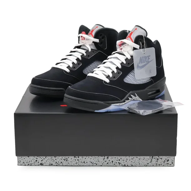 Ni - ke HF3975-001 Ni - ke Air Jordan 5 Retro OG Black Metallic Reimagined (Men's)