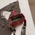 thumbnail image 3 of Bolso Bandolera Tipo Cubo para Mujer Con Correa Ancha El Hombro, 3 of 9