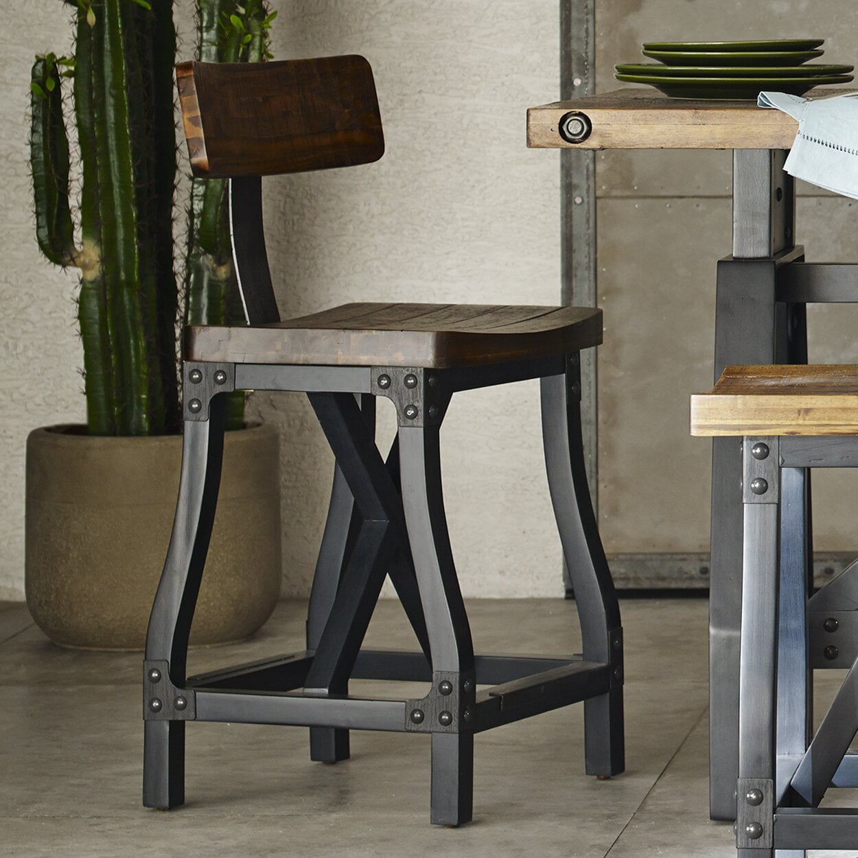 Caseareo bar & counter stool clearance
