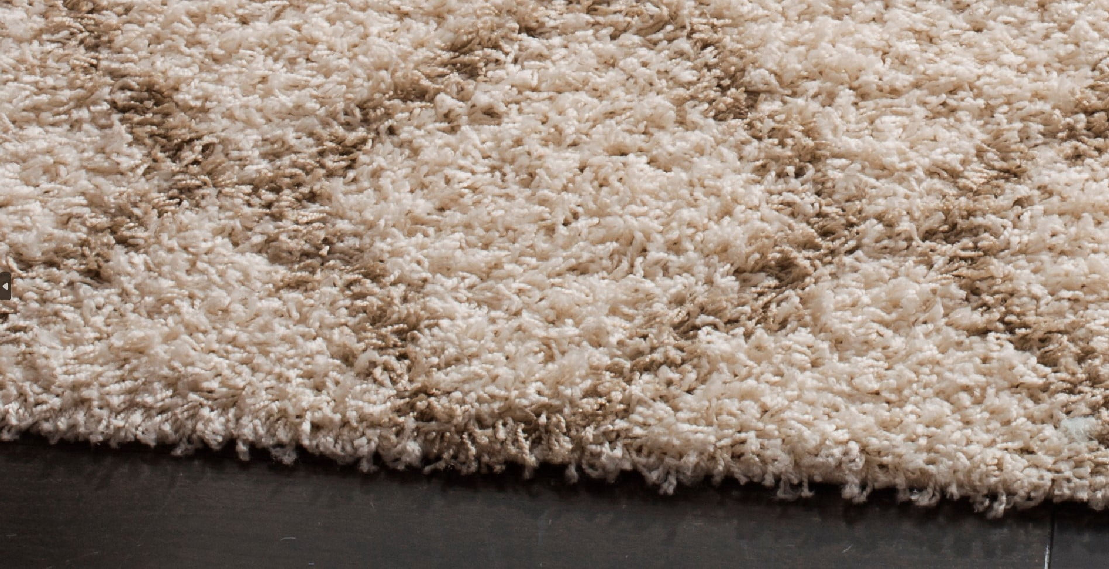 SAFAVIEH Daley Geometric Plush Shag Area Rug, Ivory/Beige, 4' x 4' Square