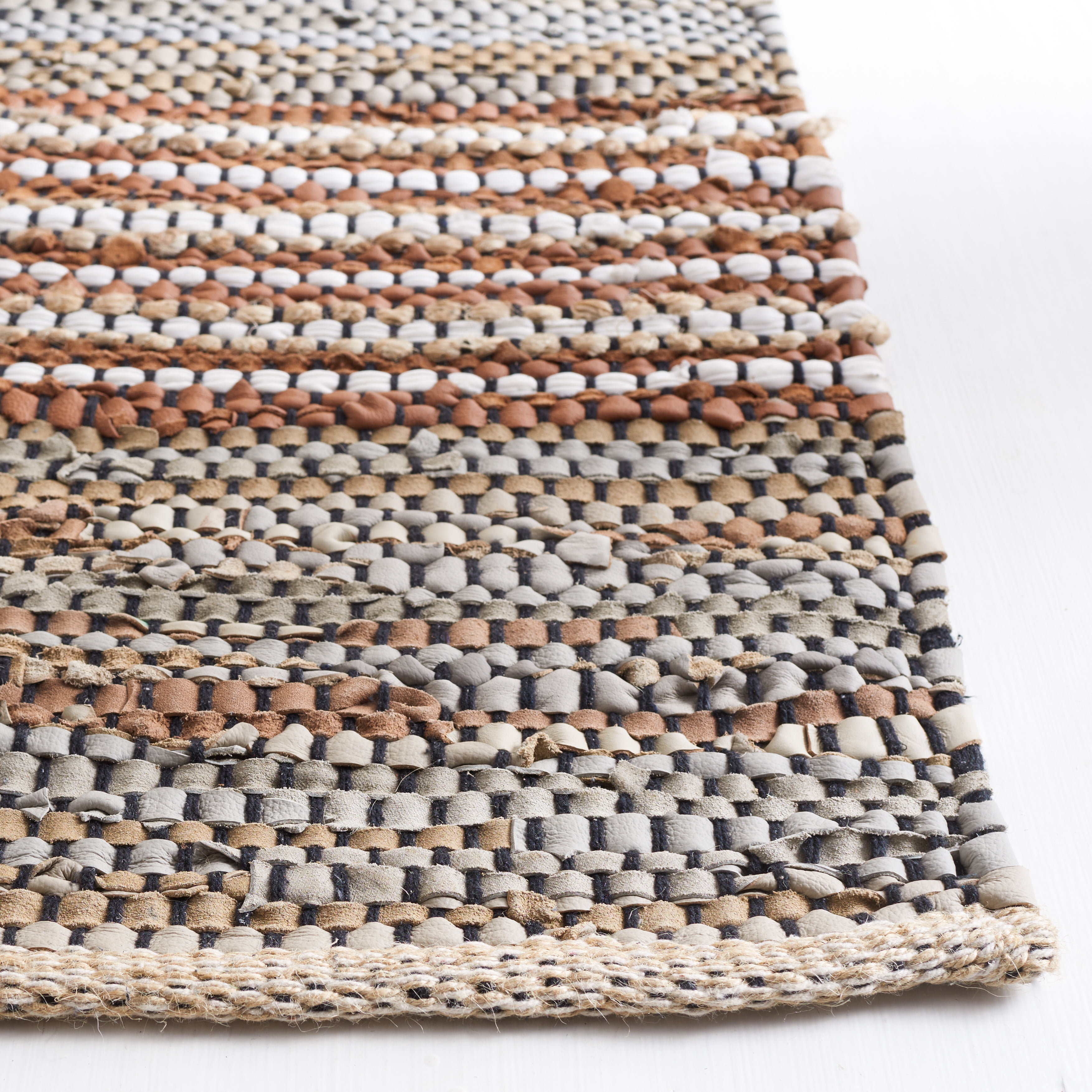SAFAVIEH Vintage Leather Henley Striped Area Rug, Beige/Natural, 4' x 6'