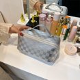 thumbnail image 4 of Bolso De Cosméticos Bolso de cosméticos de cuero PU a cuadros de lavado impermeable a la moda para acampar (plata), 4 of 7