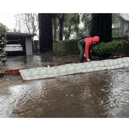 AquaShield Powered by Mobilevee - 12x24 Water-Activated Flood Barrier and Diverter for Homes and Garages - 6 Pack for Flood Protection, Spill Response, and Emergency Leak Containment