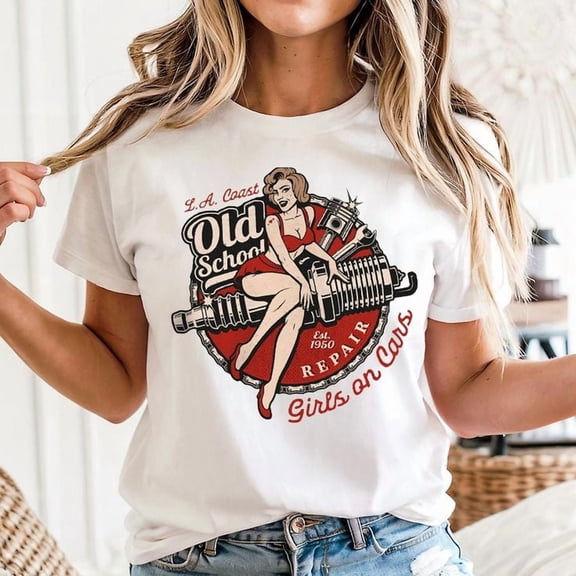 Girls on Cars Retro Vintage Unisex T-shirt, Sizes S-5XL - Gategoo