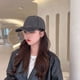 thumbnail image 4 of Gorra de béisbol de verano para mujer, ajustable, con circunferencia de 54 a 60 cm, suave, con visera curva retro, color sólido, 4 of 5