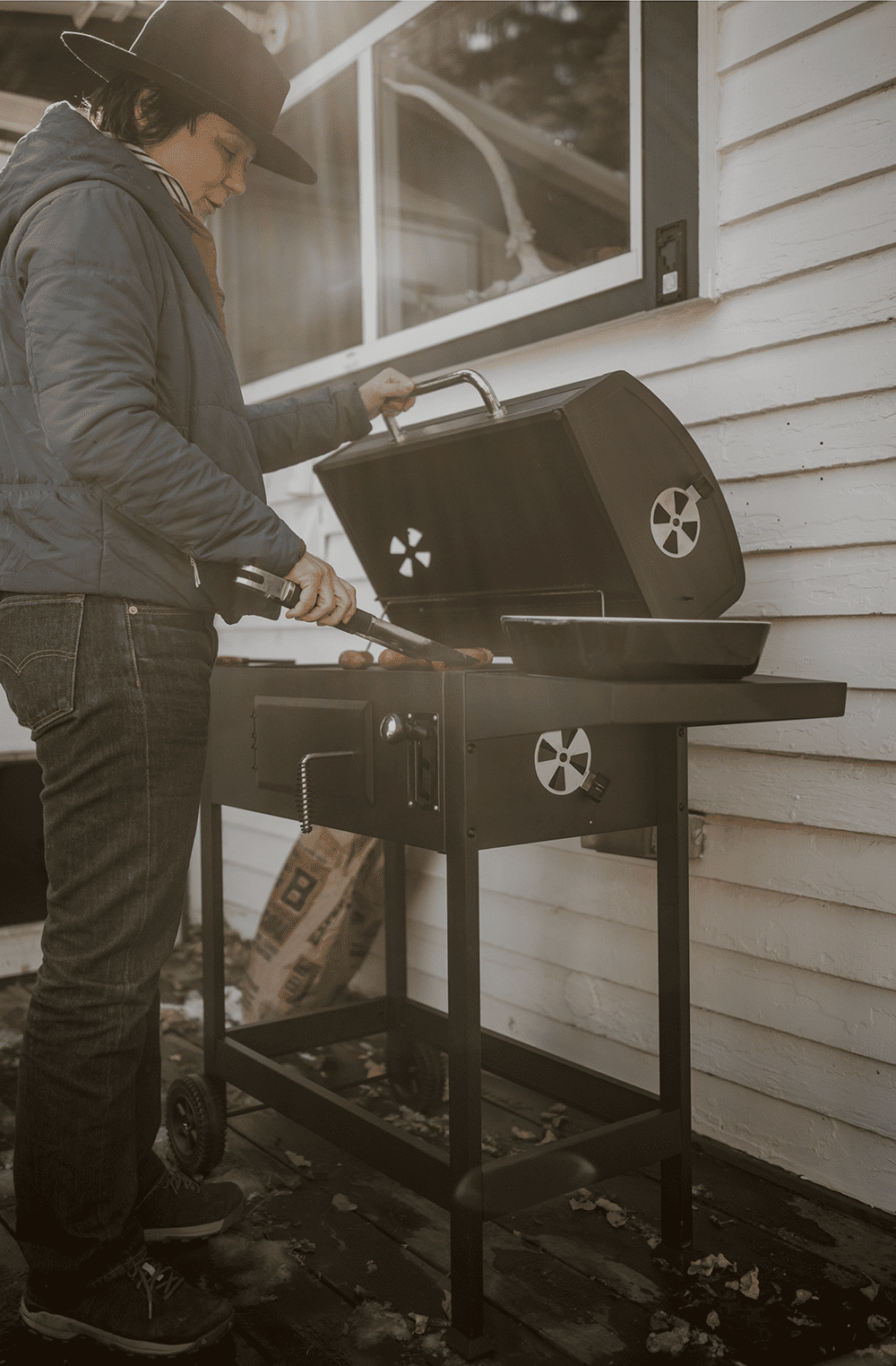 GasOne Charcoal Grill – 24-inch BBQ Charcoal Grill – Charcoal Smoker with Multiple Tier Heat Control