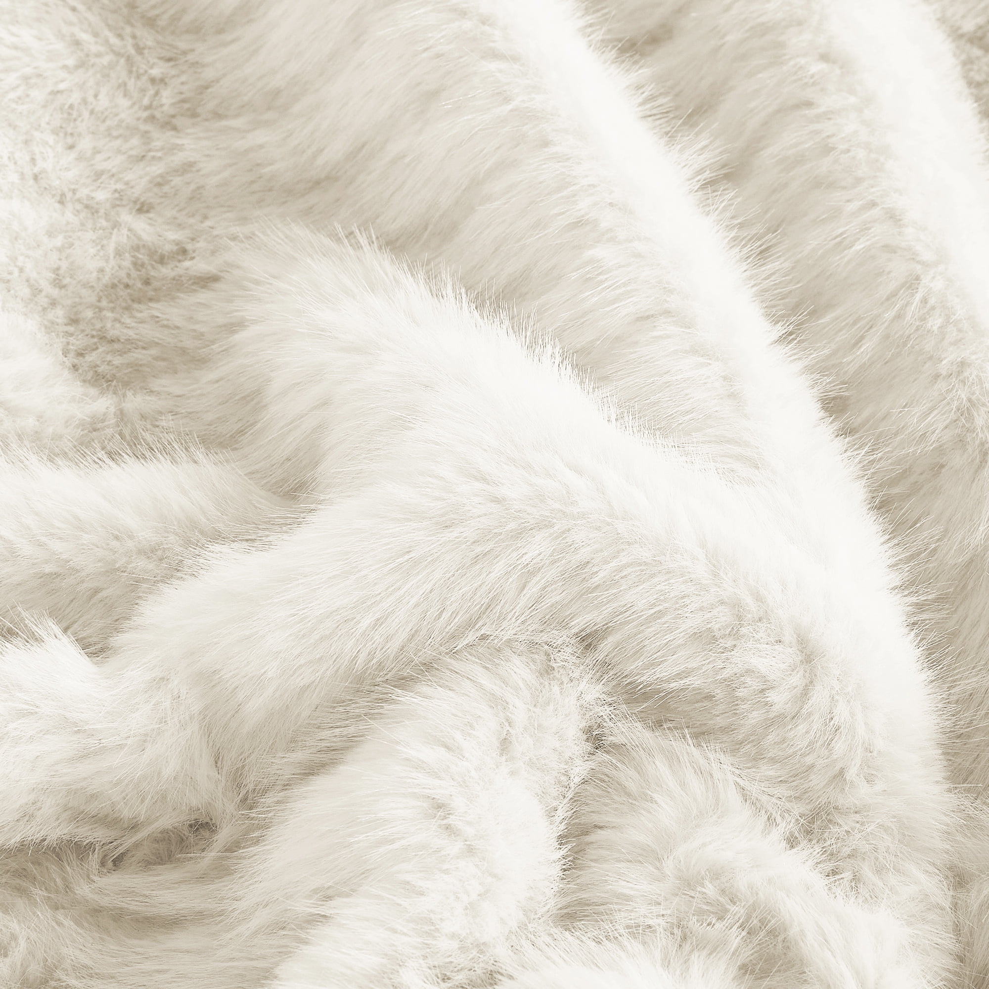 HIG 4-Piece Faux Fur Comforter Set – Luxury Ultra Soft Plush & Fluffy Bedding, Warm and Cozy Blanket with 1 Comforter, 2 Shams & 1 Decorative Pillow, Queen