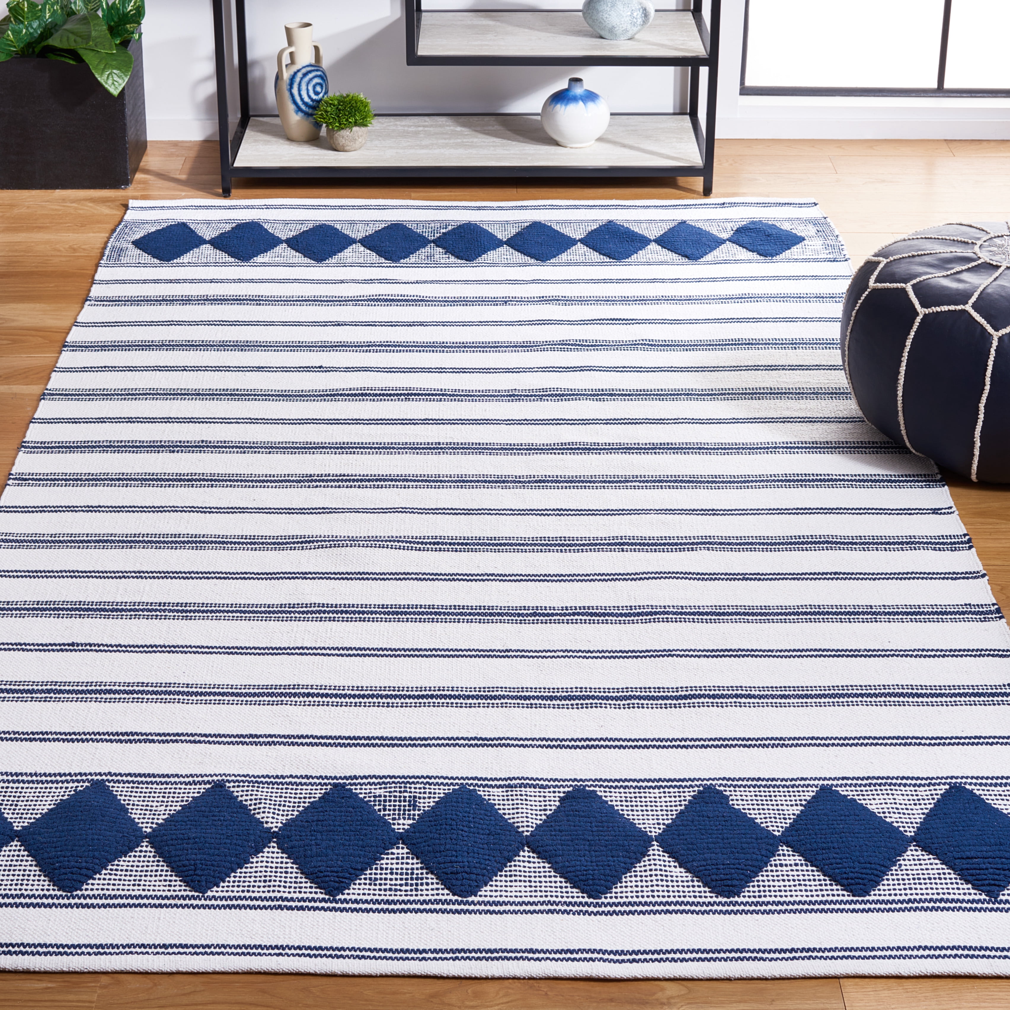 SAFAVIEH Montauk Foliage Striped Cotton Area Rug, Navy/Ivory, 6' x 6' Square