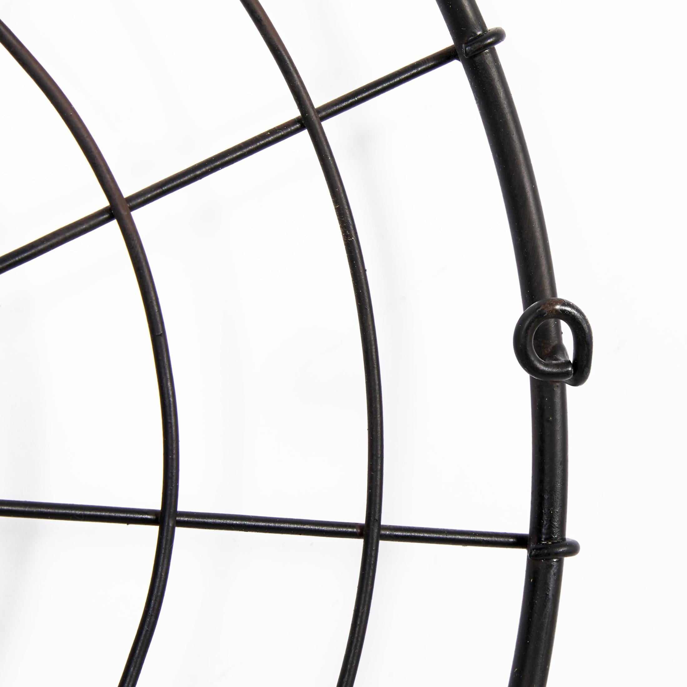 DecMode Black Metal Floral Wire Plate Wall Decor with Brown and White Scrolls