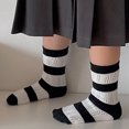 thumbnail image 2 of B91xZ Chaussettes Simples pour Filles Chaussettes Bébé en Coton Mignonnes, Rouge 3-5 Ans, 2 of 4