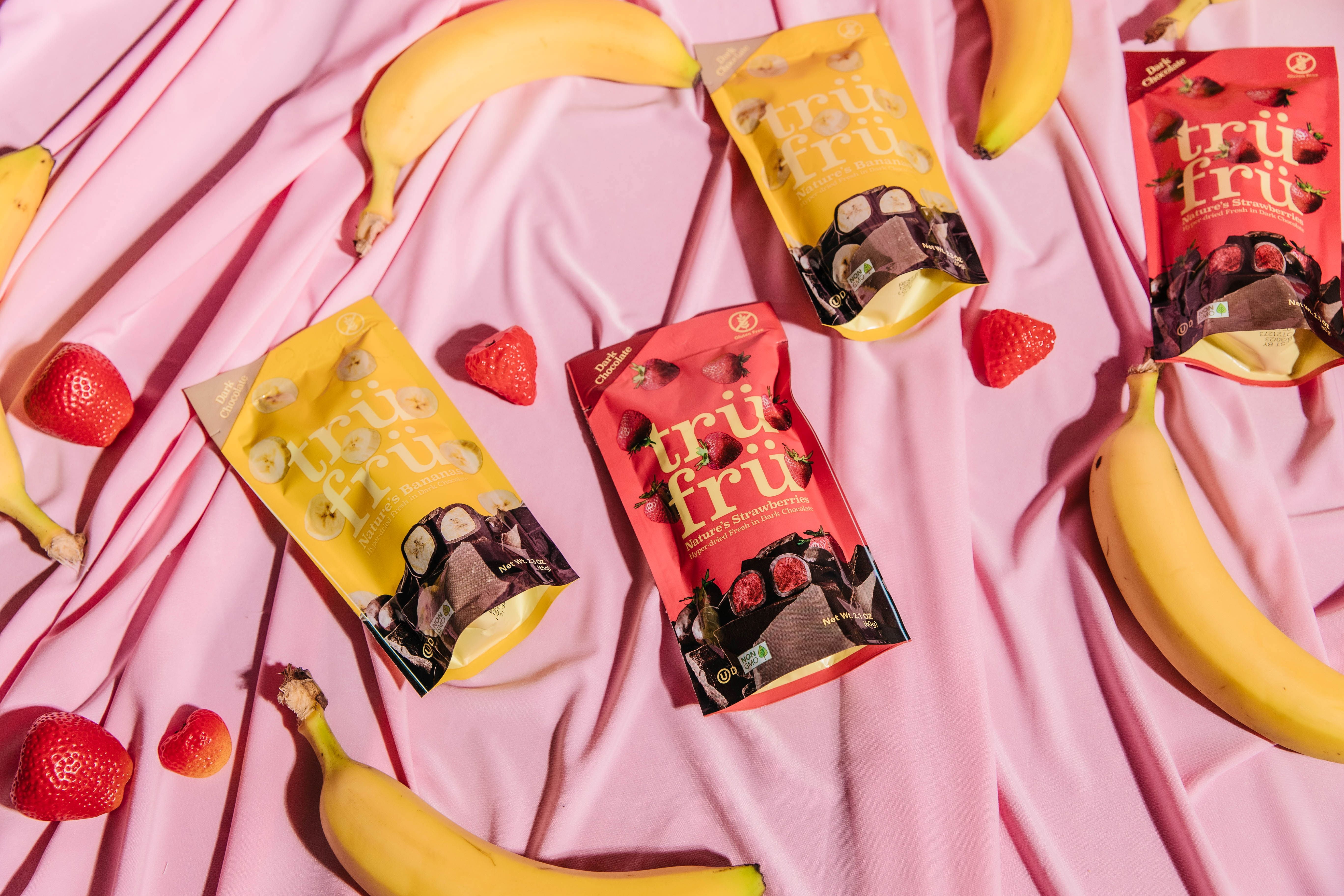 (2 pack) Tru Fru Grab & Go Hyper-Dried Real Strawberries in Dark Chocolate (2.1 oz)