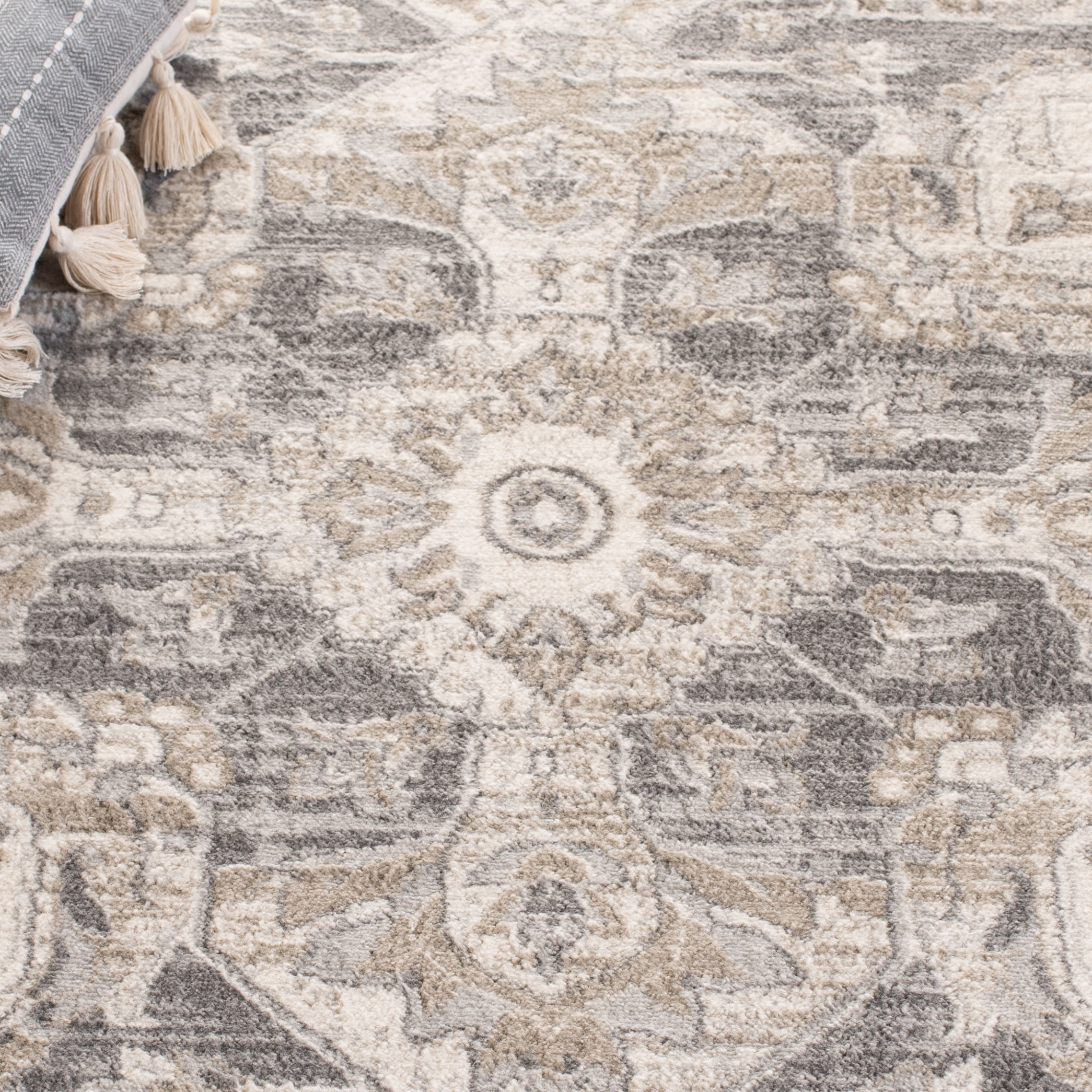 SAFAVIEH Brentwood Salah Oriental Area Rug, Cream/Gray, 12' x 18'