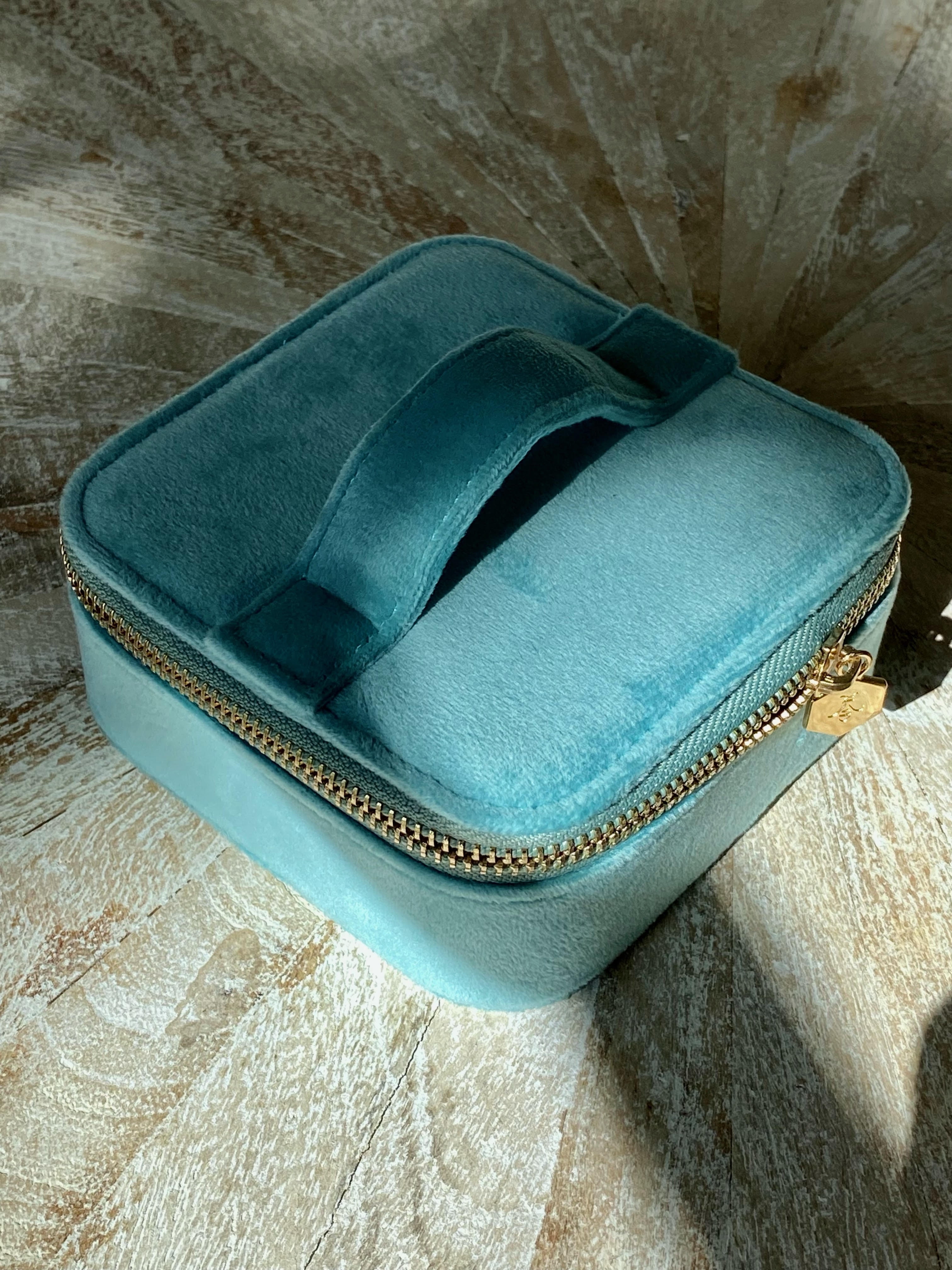 Hives & Honey Vida Aqua Velvet Jewelry Travel Case with Storage