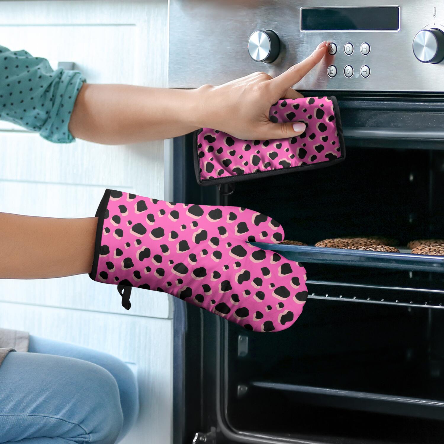 Leopard Print Oven Mitts and Pot Holders Set Of 4, Heat Resistant Kitchen Gloves with Non-Slip Grip, Hanging Loop, Soft Cotton Lining for Baking, Cooking, Grilling, Barbecue