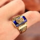 thumbnail image 5 of Anillo punky Hugo de acero inoxidable Tono Dorado vintage, 5 of 6