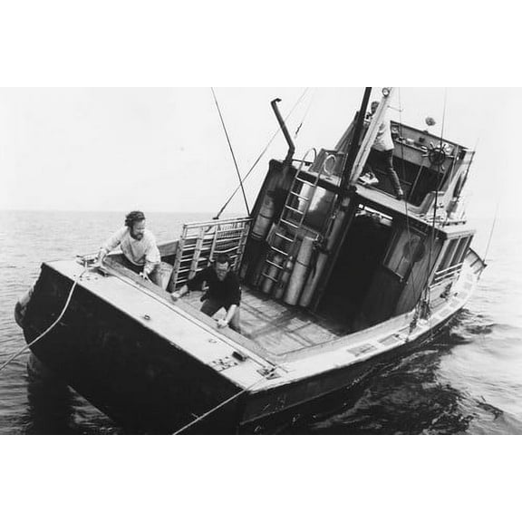 Richard Dreyfuss, Roy Scheider and Robert Shaw in Jaws 24x36 Poster Orca tipping in water