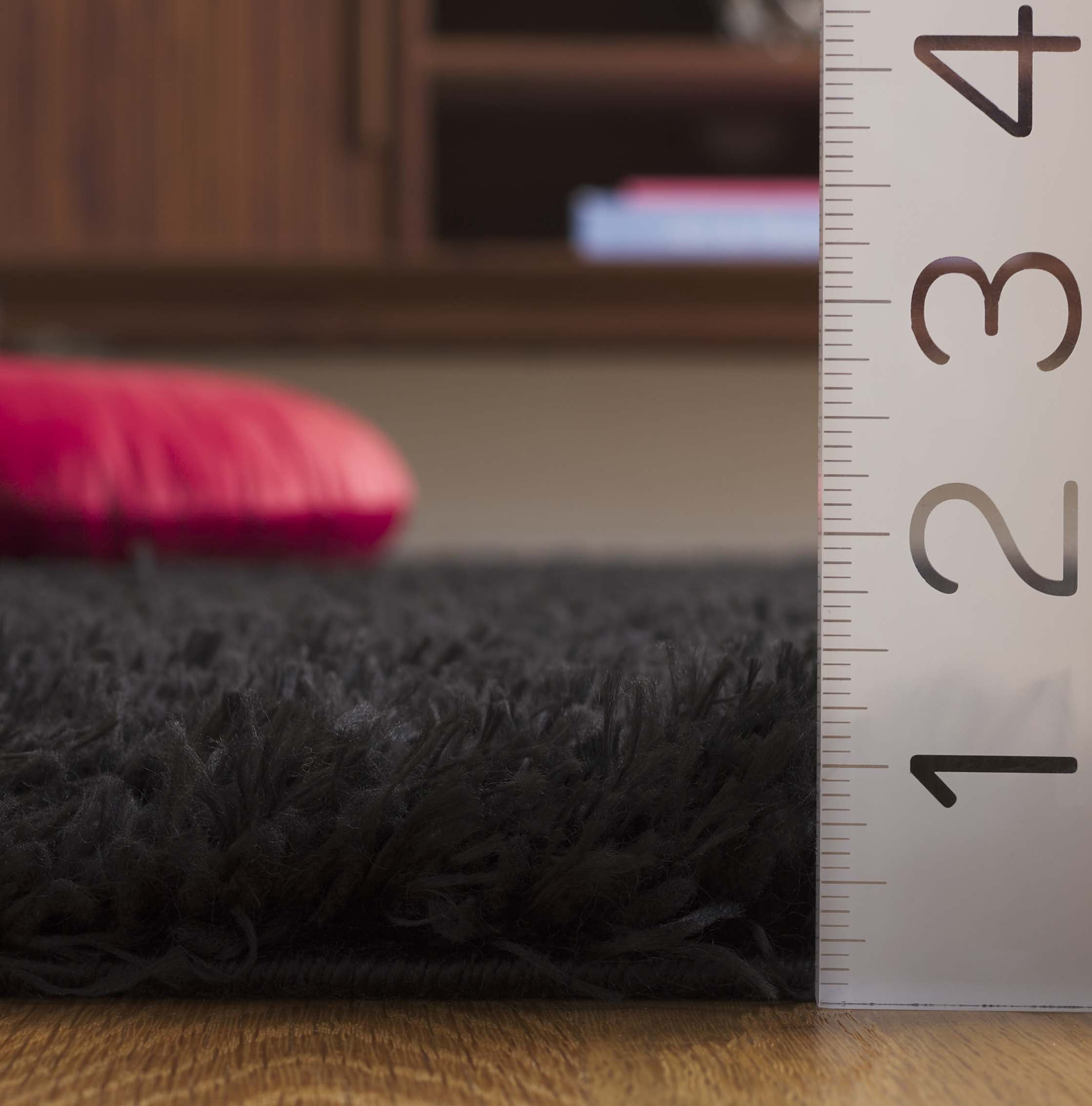 Safavieh Lindsay Deborah Solid Polyester Shag Runner Rug, Black, 2'2" x 9'