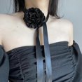 thumbnail image 4 of Collar Choker de Flores de Tela Shaofei Beige, 4 of 5