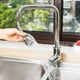 thumbnail image 5 of Kearding Extensor de grifo de lavabo giratorio, pieza de repuesto, grifo de fregadero a prueba de salpicaduras de agua, accesorio de boquilla de Accesorios de baño, 5 of 6