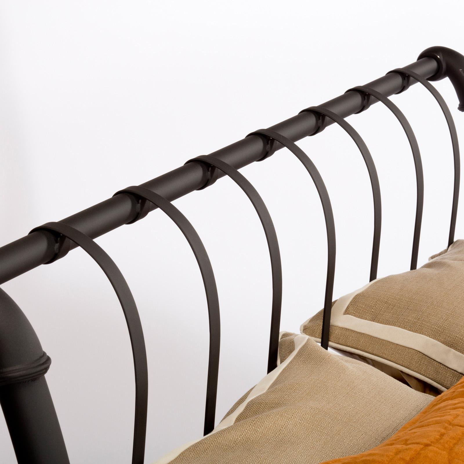 Hillsdale janis 2024 sleigh bed