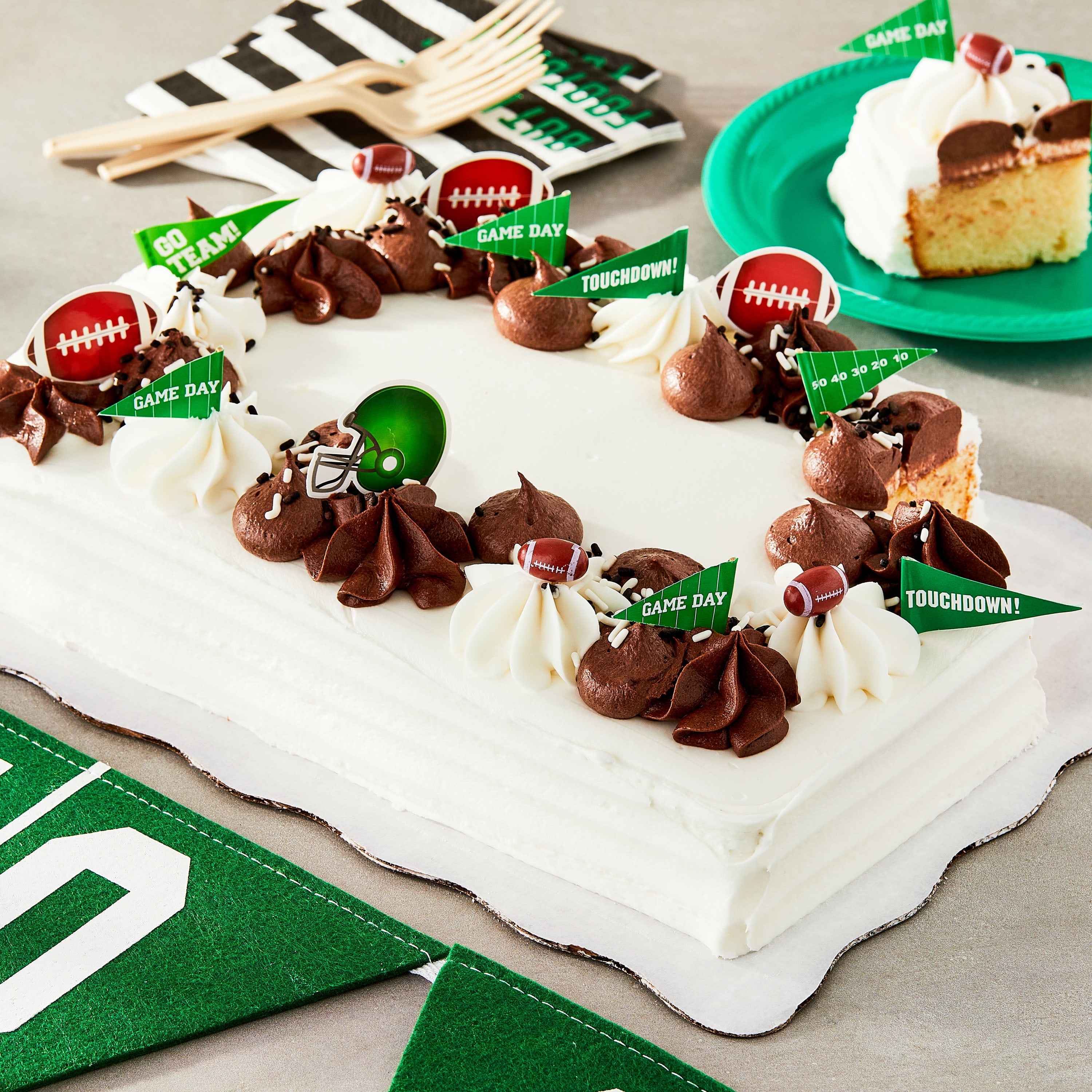 Freshness Guaranteed Half Chocolate & Half Vanilla 1/4 Sheet Cake, 59 oz (Refrigerated)