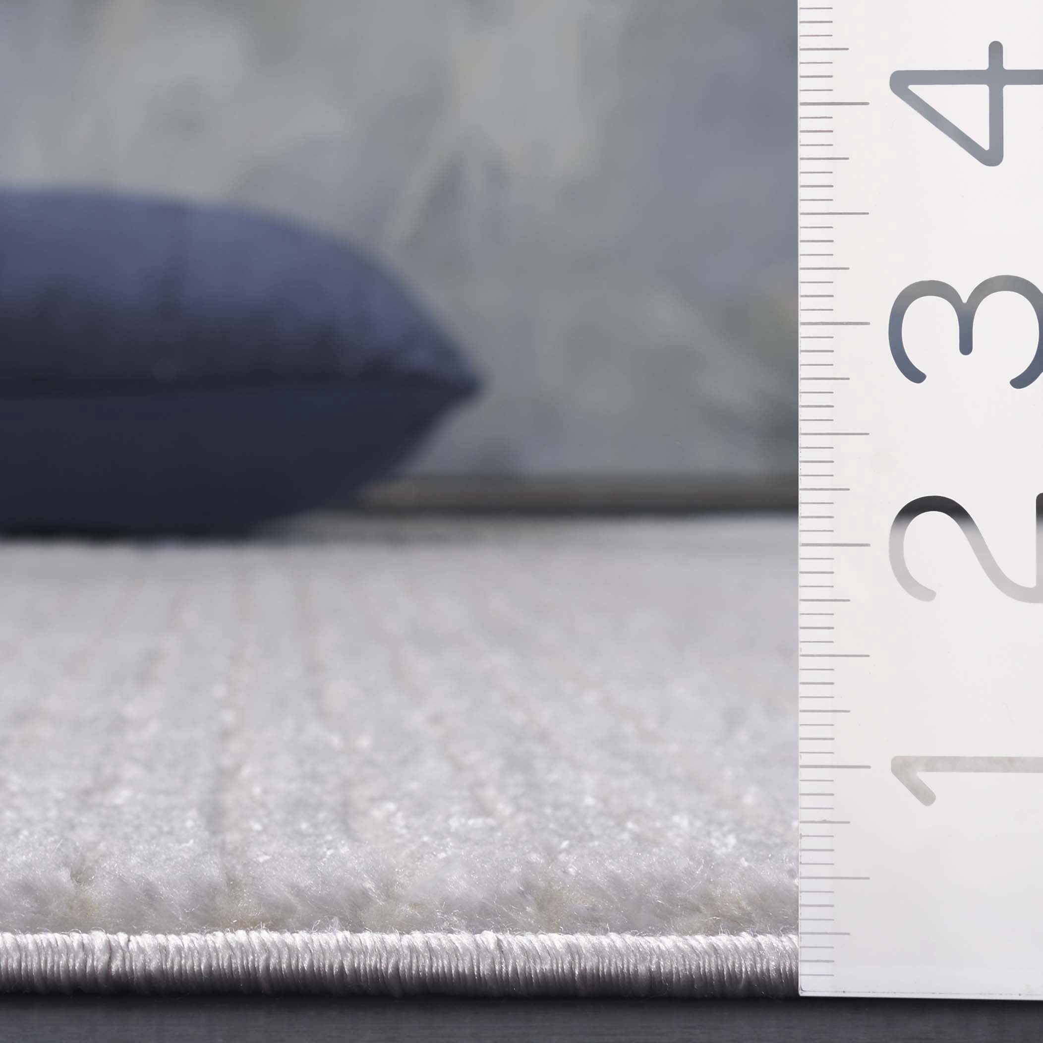 SAFAVIEH Whisper Zoe Solid Area Rug, Grey/Ivory, 9' x 12'