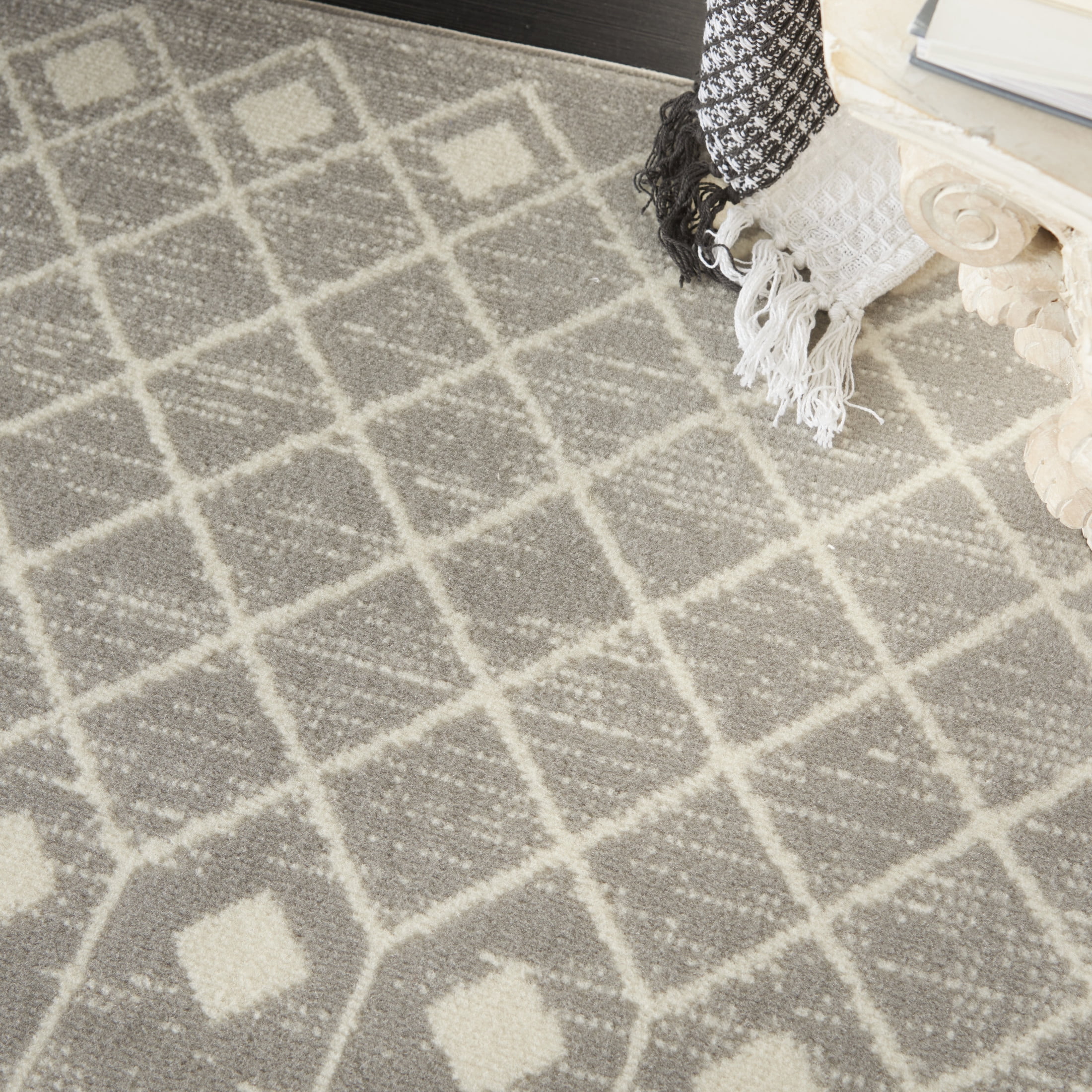 Nourison Grafix Moroccan Grey 5'3" x 7'3" Area Rug, (5x7)