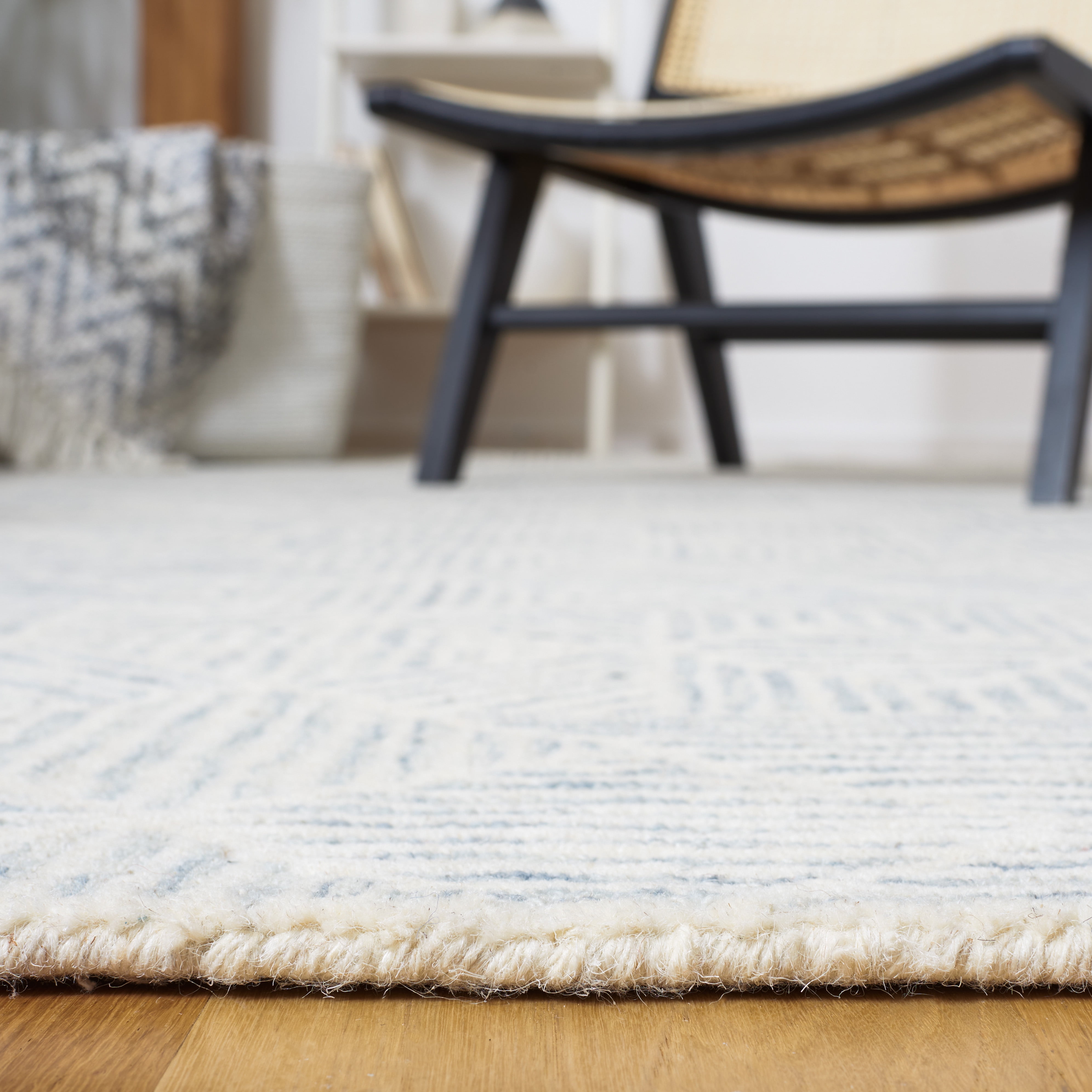 SAFAVIEH Abstract Brock Geometric Area Rug, Gray/Ivory, 5' x 8'