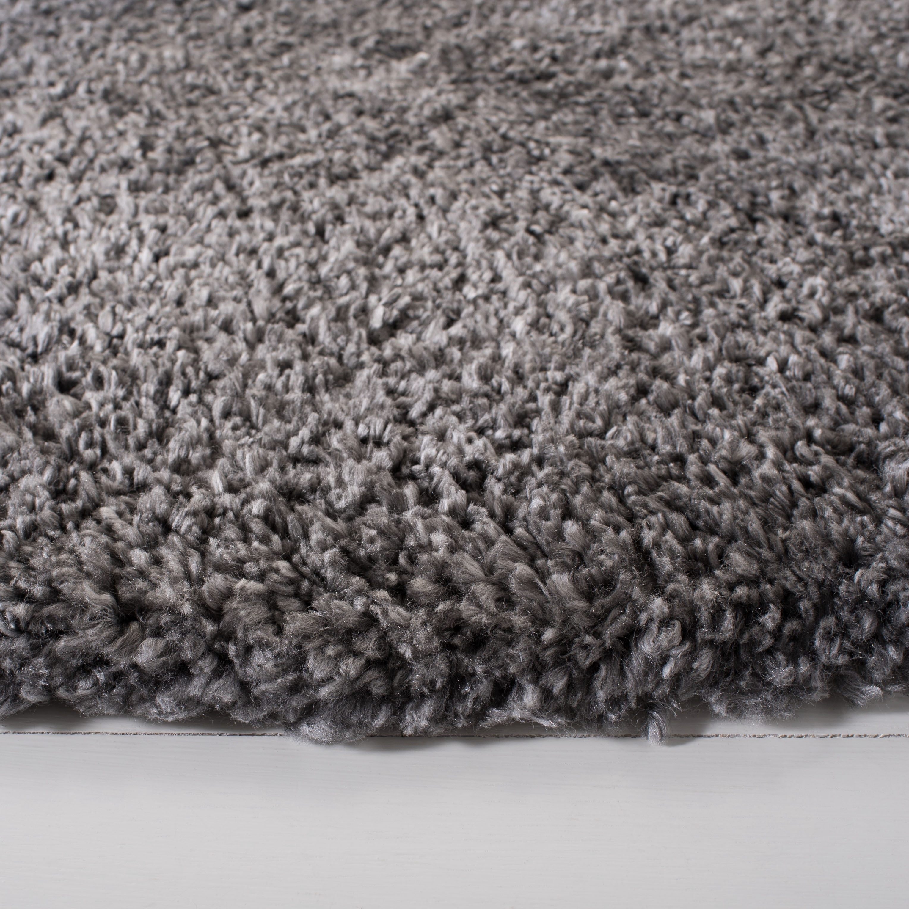 Safavieh Fontana Jamie Solid Shag Area Rug, Silver, 3' x 3' Round