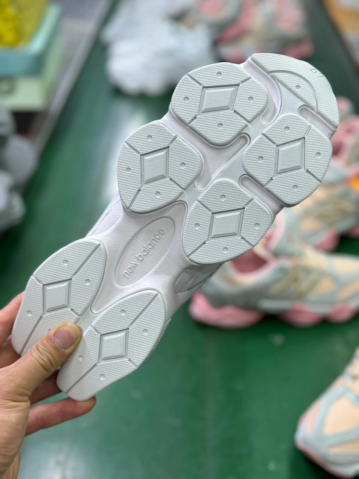 Size 8.5 - New Balance 9060 Triple White - Walmart.ca