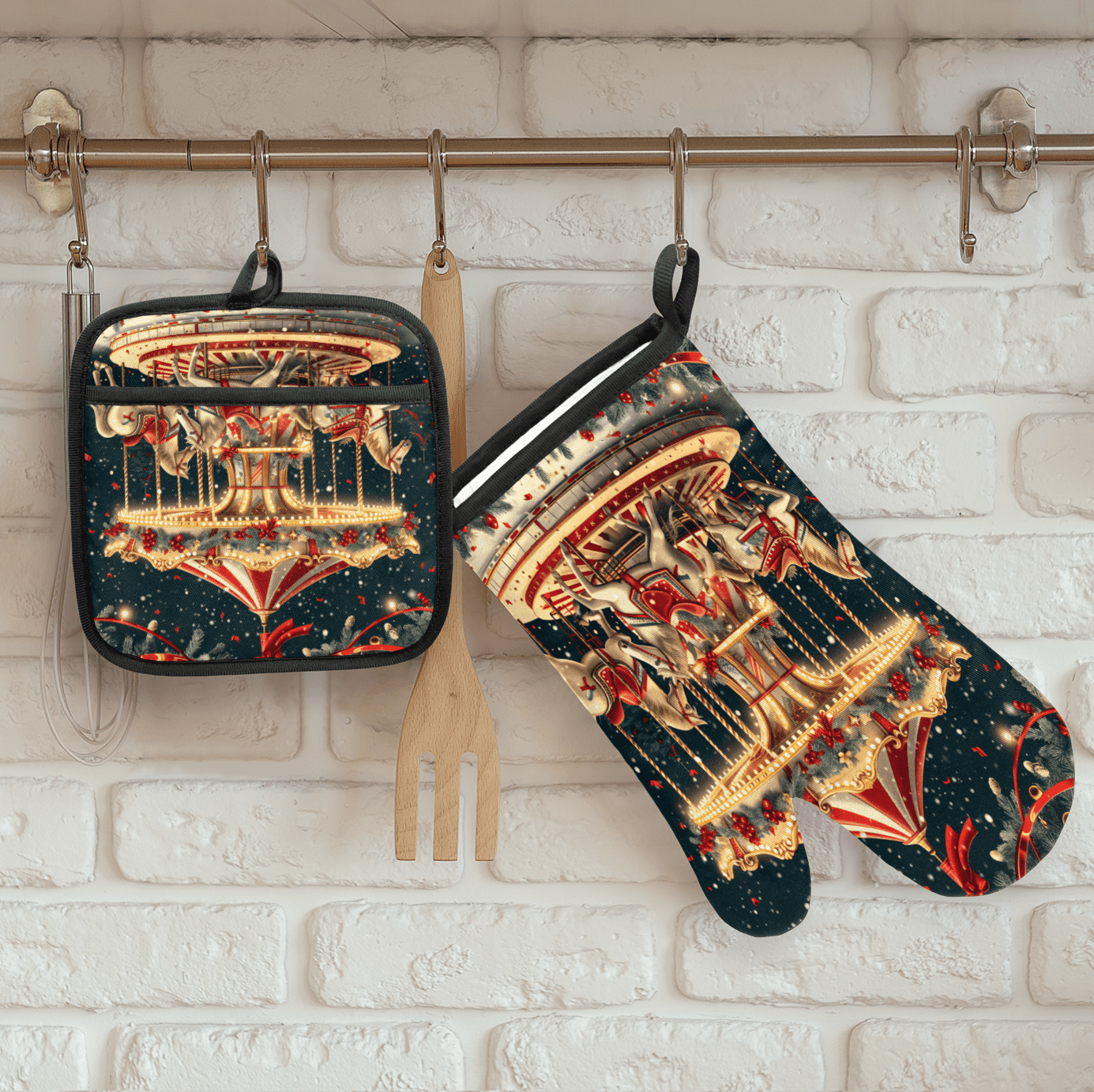 CURLYOOT Christmas Carousel Horse Oven Mitts and Pot Holders Sets of 2, Non-Slip Washable Hot Pads and Oven Gloves for Kitchen Cooking Baking