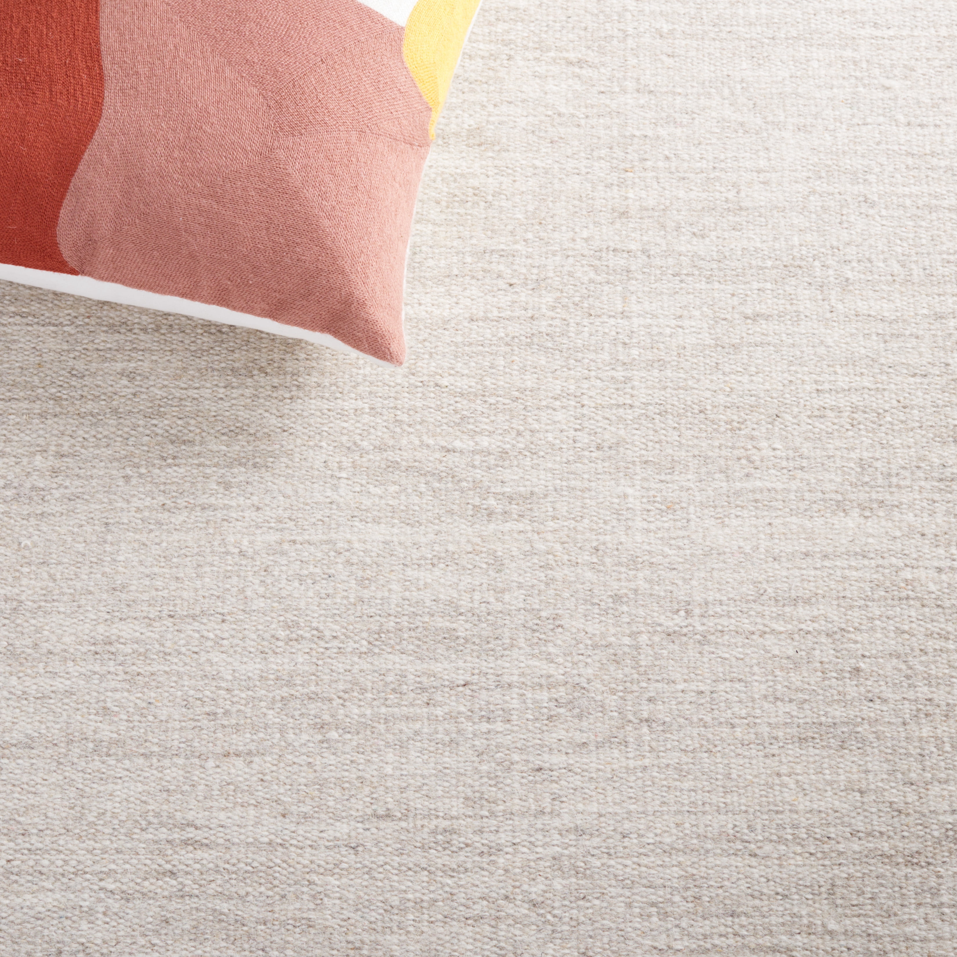 SAFAVIEH Dhurries Ksenija Solid Wool Area Rug, Beige, 3' x 5'