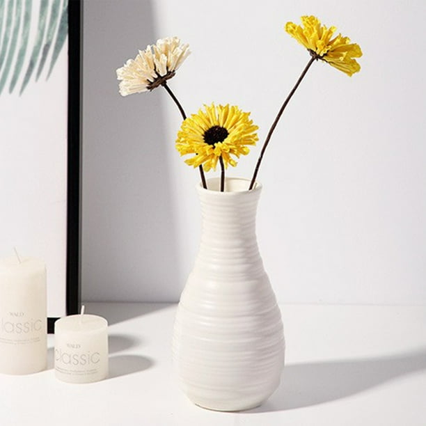 Xihbxyly Jarrón Blanco Decorativo, Diseño Pequeño y Fresco, Estilo Europeo, Decoración Relajante para El Salón, Uso Versátil En El Hogar, Material Plástico Ligero, Tamaño 20 X 7 X 6 Cm, 1 Unidad.