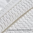 thumbnail image 4 of Juego de colcha EVERGRACE Luxury Velvet King Size 3 piezas, color blanco, 4 of 9