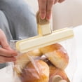 thumbnail image 4 of VBXOAE Clip de Scellage de Sac en Plastique Multi-Tailles Conservation des Aliments de Cuisine Chips de Collation Poudre de Lait Thé Stockage Réutilisable Clip de Sac Alimentaire Ménager Organisation Propre Garde-Manger Important Étanche Fraîcheur, 4 of 6