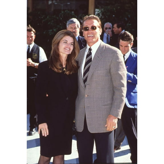 Maria Shriver In Black Skirt Suit & Arnold Schwarzenegger In Tweed Blazer Photo Print (16 x 20) - Item # CPA1038