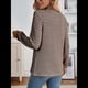 thumbnail image 5 of Camiseta Informal de Punto de Larga con Cuello Redondo y Botones A Rayas para Mujer Color Café M, 5 of 9