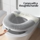 thumbnail image 5 of Funda acolchada y gruesa para asiento de inodoro con asa | Cojín elástico y lavable para tapa de inodoro | Se adapta a asientos de inodoro ovalados, 5 of 9