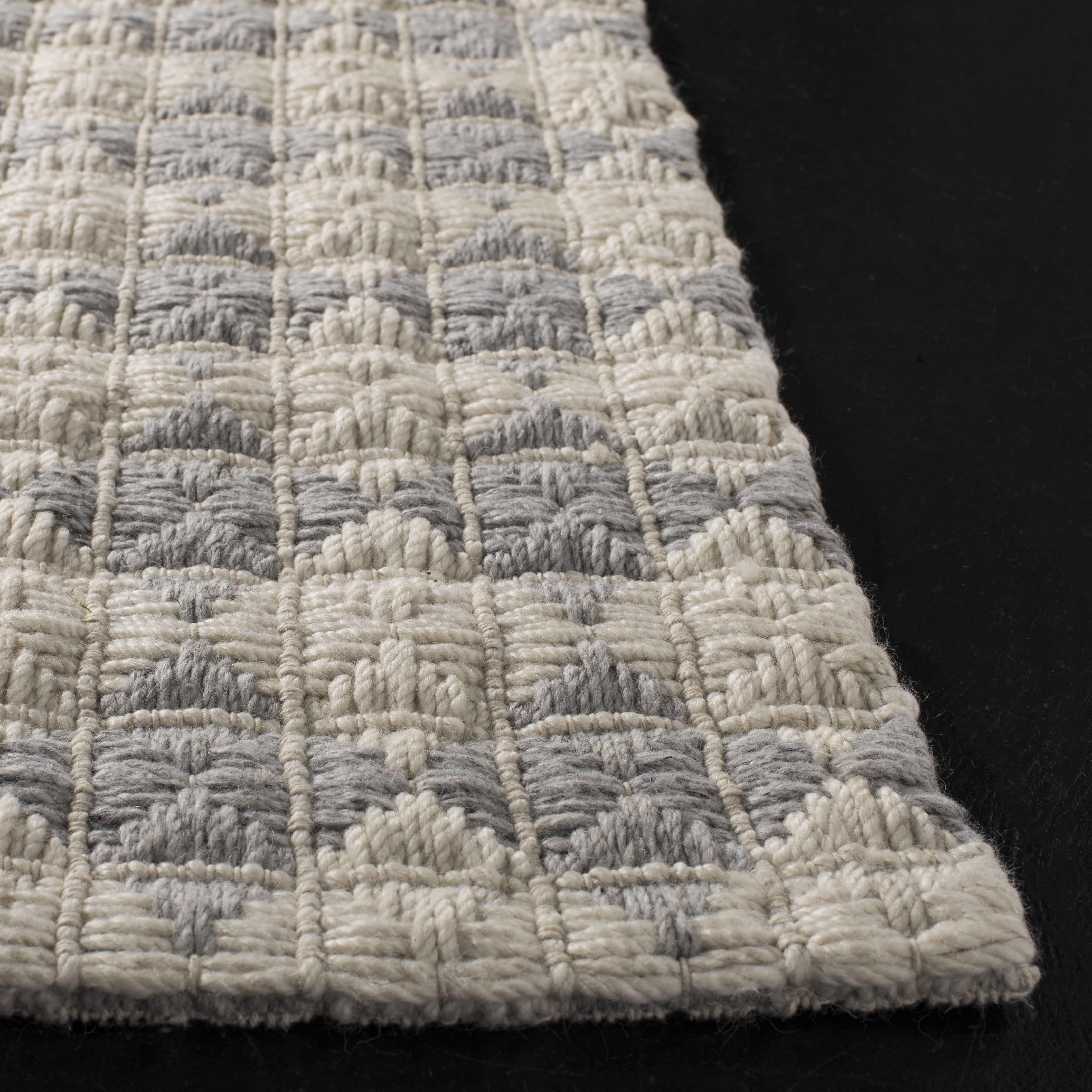 SAFAVIEH Natura Quincy Braided Geometric Area Rug, Silver/Ivory, 8' x 10'