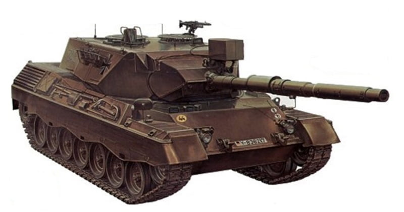 Tamiya 35112 1/35 Scale Military Model Kit West German Tank Leopard A4 