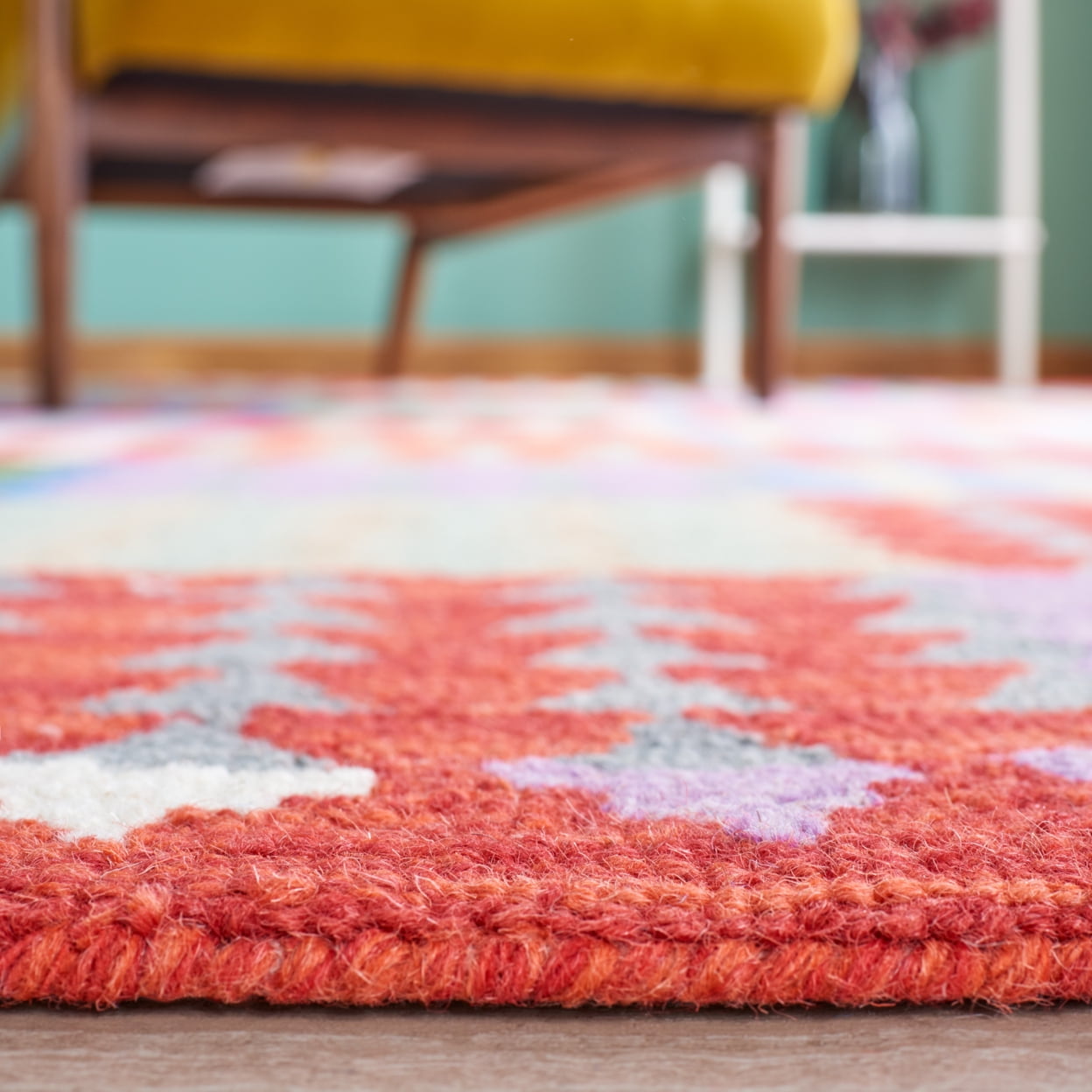 SAFAVIEH Aspen Cori Geometric Area Rug, Red/Blue, 7' x 7' Round
