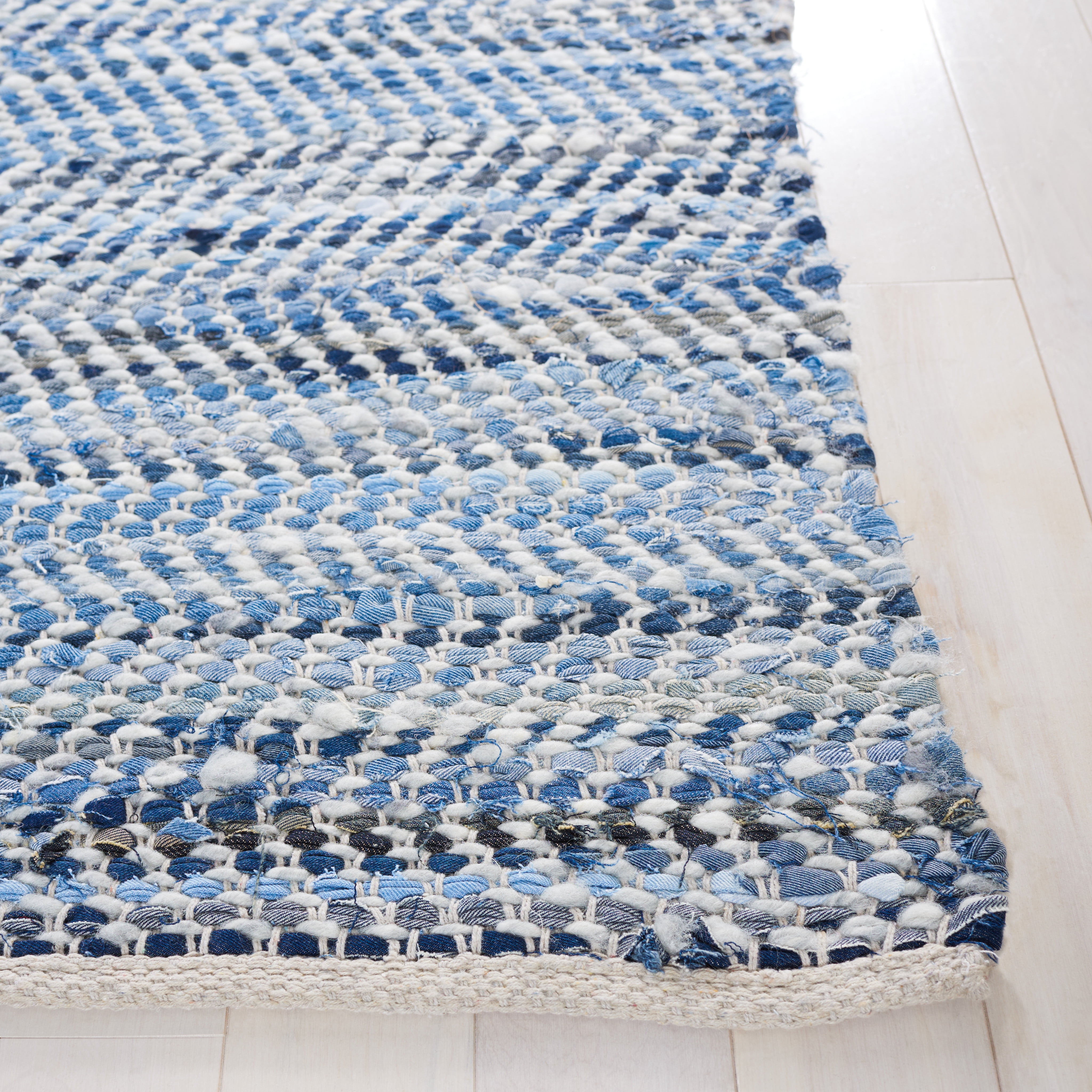 SAFAVIEH Natura Leonard Distressed Area Rug, Blue/Light Grey, 4' x 6'