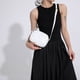 thumbnail image 5 of Bolso bandolera pequeño tejido para mujer, bolso tejido, bolso de hombro cuadrado (blanco), 5 of 7